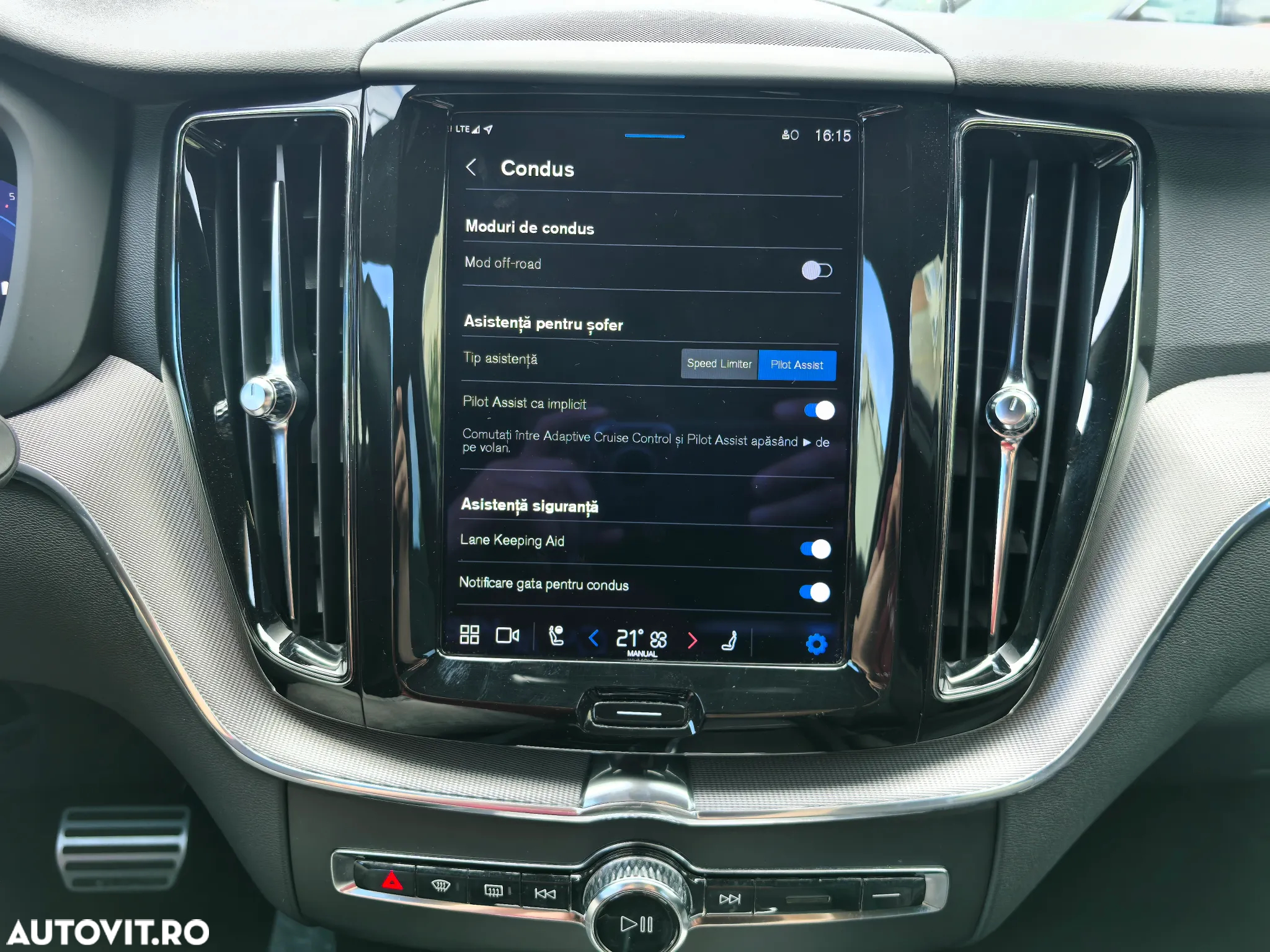 Volvo XC 60 B4 MHEV R-Design - 26