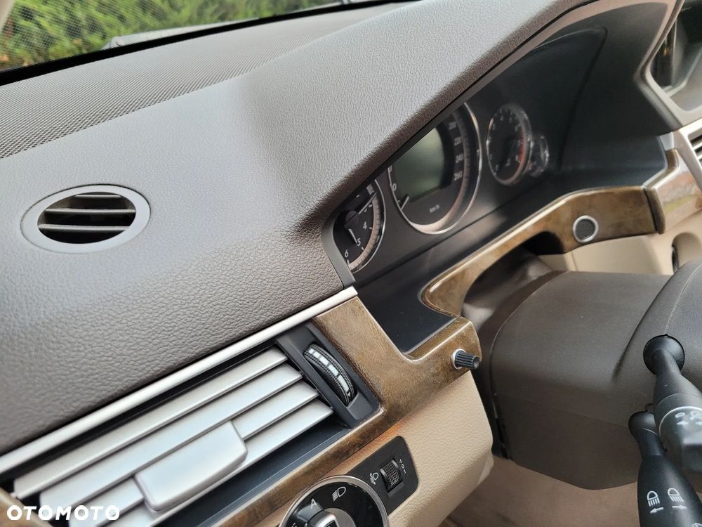 Mercedes-Benz Klasa E - 24