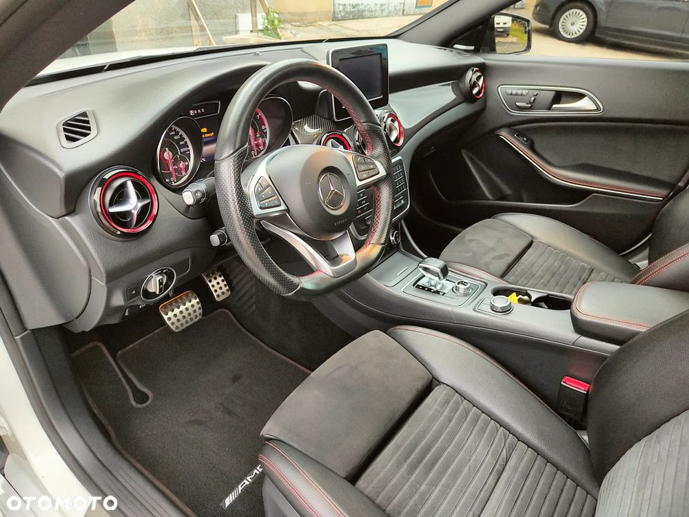 Mercedes-Benz CLA AMG 45 4-Matic - 8