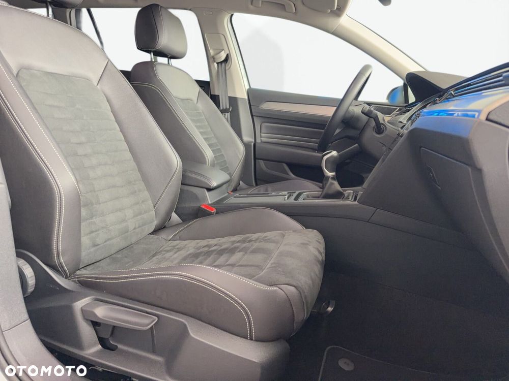 Volkswagen Passat Variant - 21