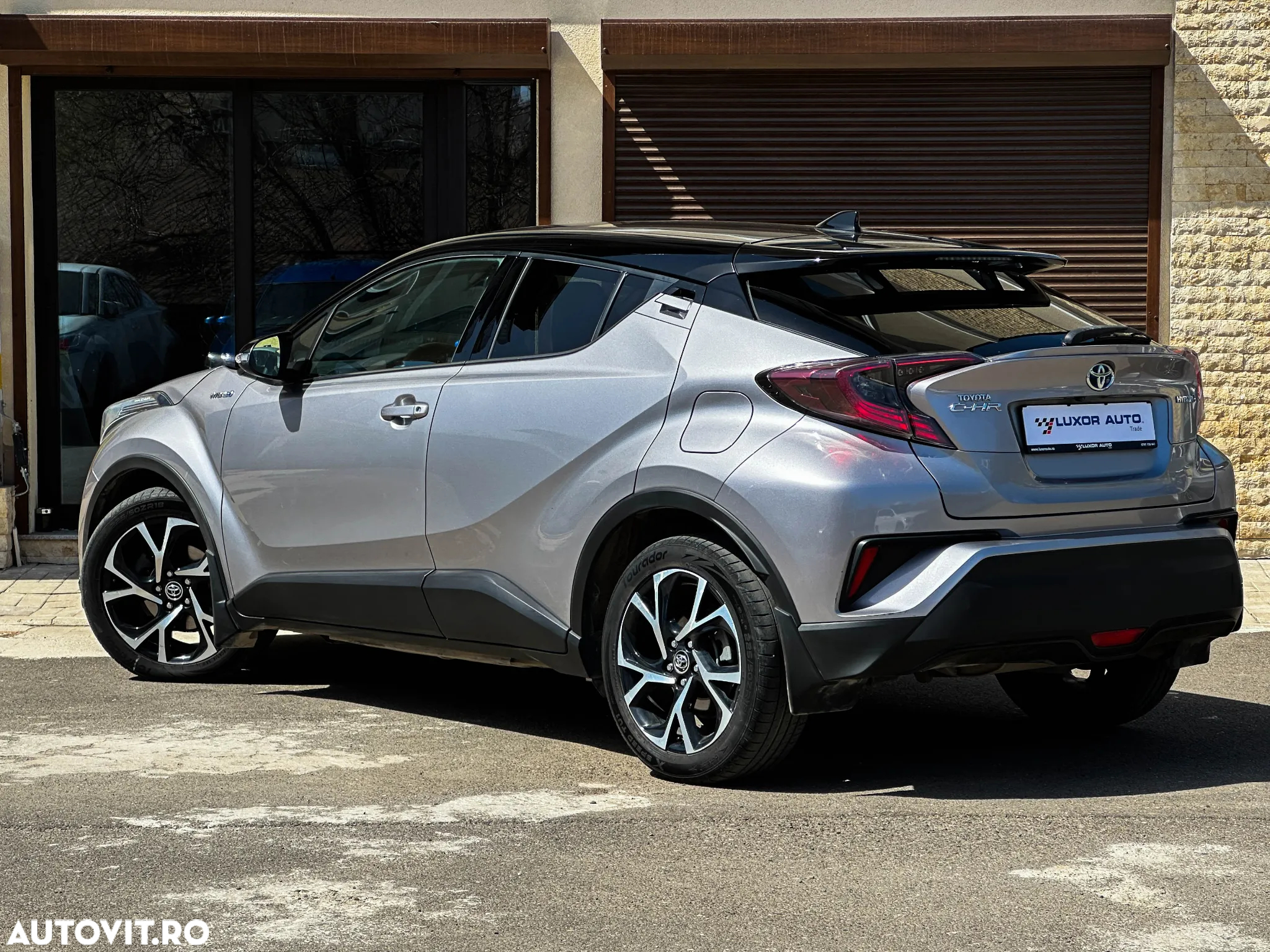 Toyota C-HR 1.8 HSD 4x2 CVT C-lassy LED - 8