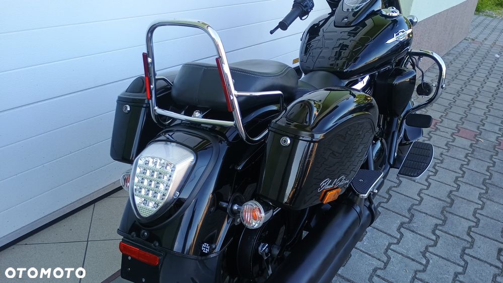 Suzuki Intruder - 15
