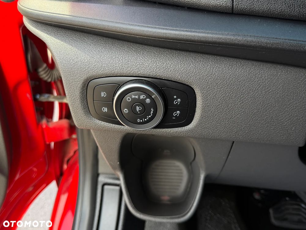 Ford TRANSIT CUSTOM - 26