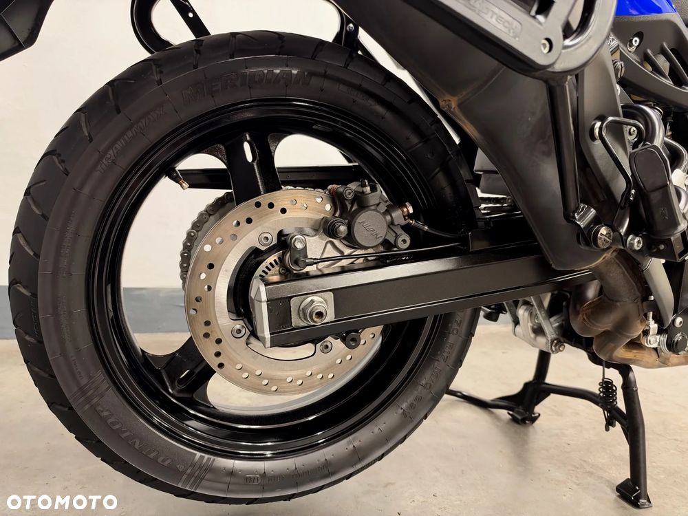 Suzuki V-STROM - 36