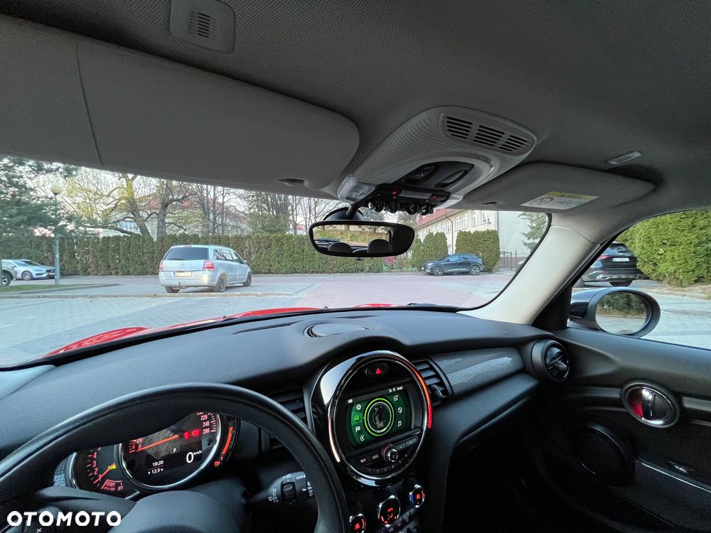 MINI Cooper Standard - 24