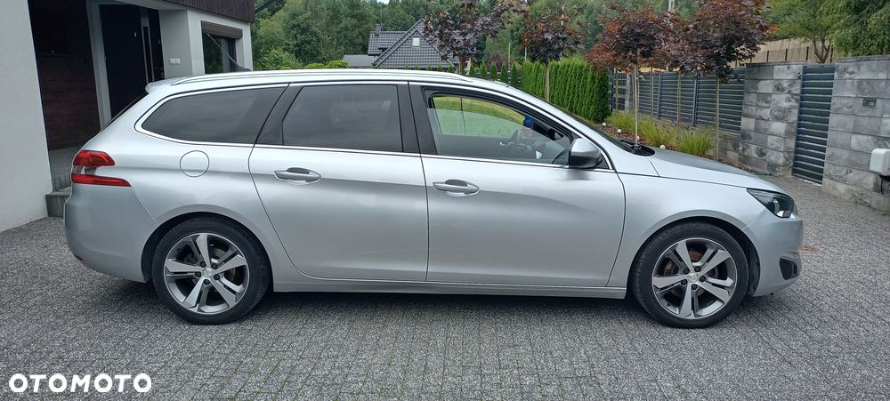 Peugeot 308 1.2 PureTech Allure S&S - 6