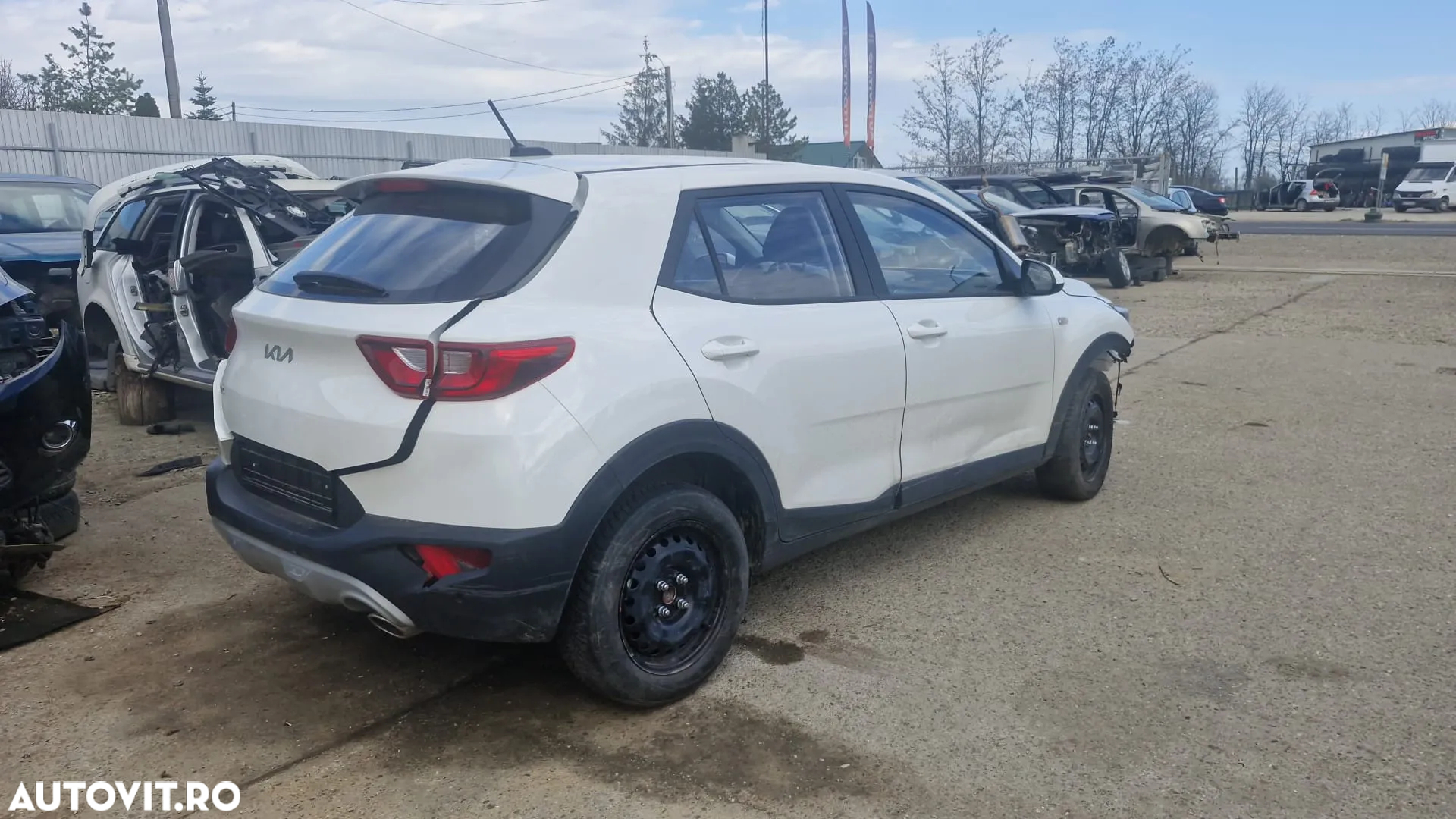 Dezmembram Kia Stonic an 2024 motor 1.2 benzina - 6