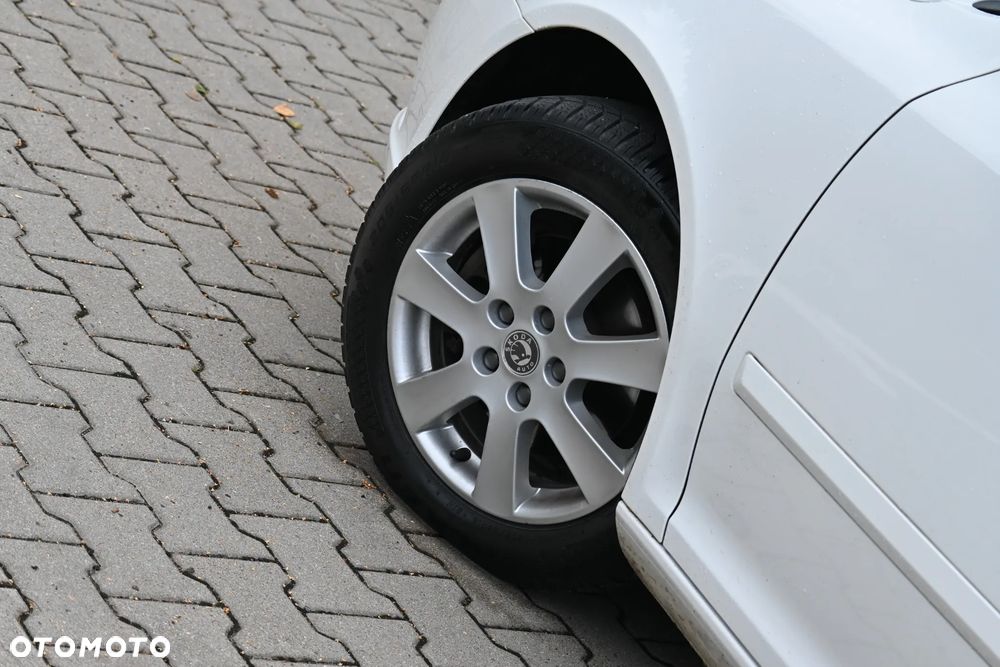 Skoda Octavia 2.0 TDI DSG Laurin & Klement - 23