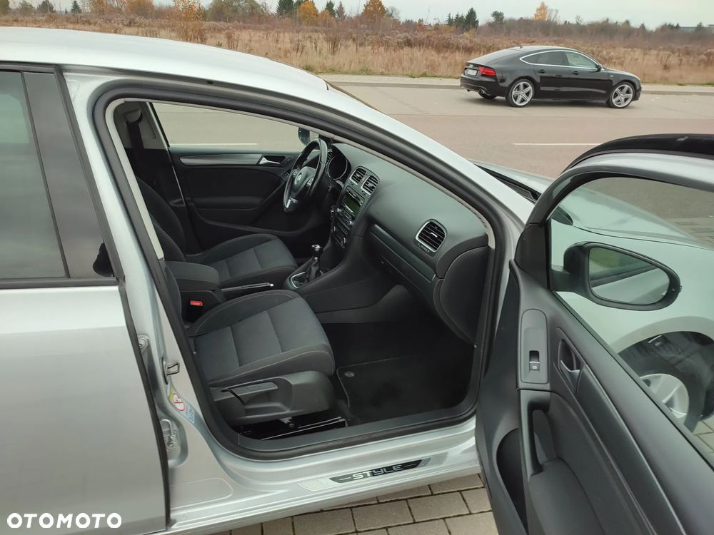 Volkswagen Golf 1.2 TSI BMT Trendline Perfectline - 31