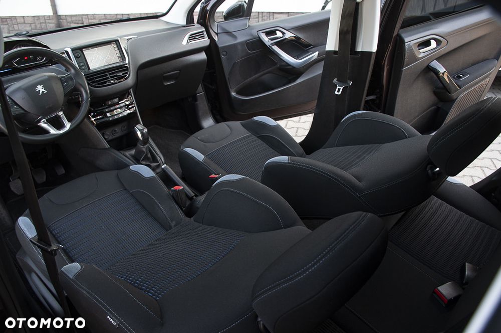 Peugeot 208 120 VTI Intuitive - 27