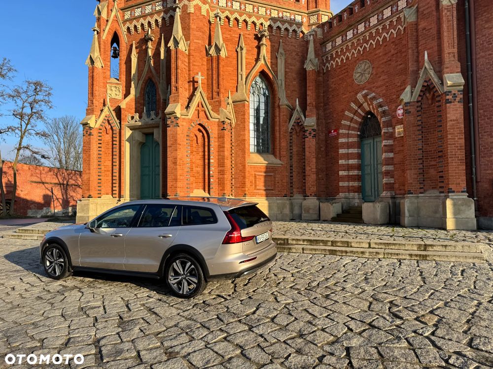 Volvo V60 Cross Country - 4