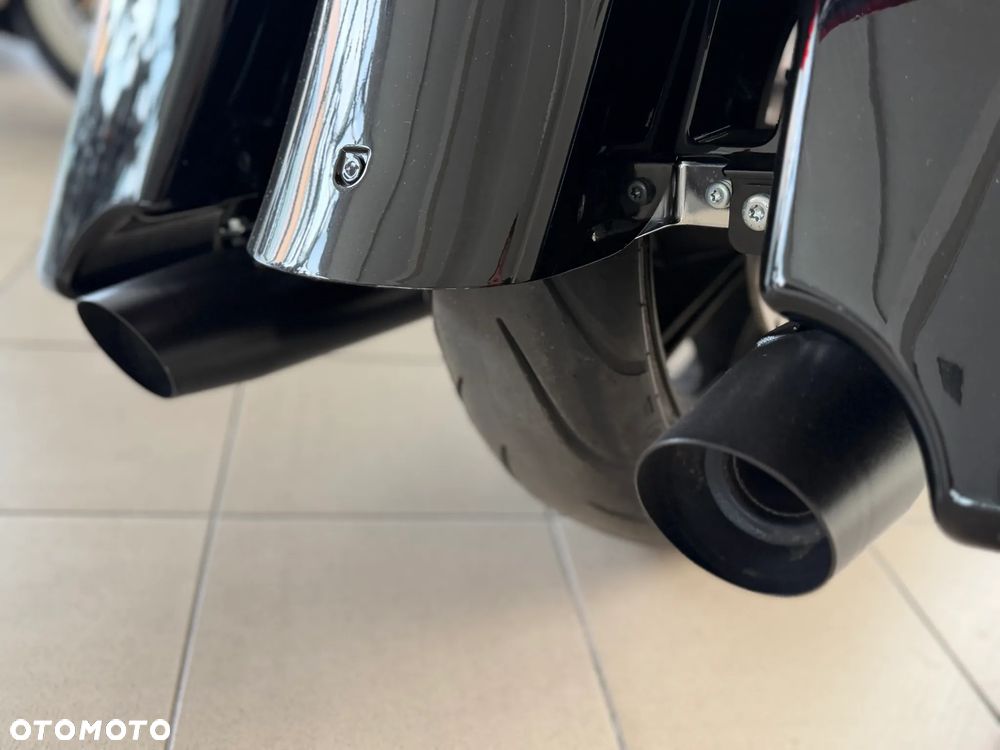 Harley-Davidson Touring Road Glide - 23