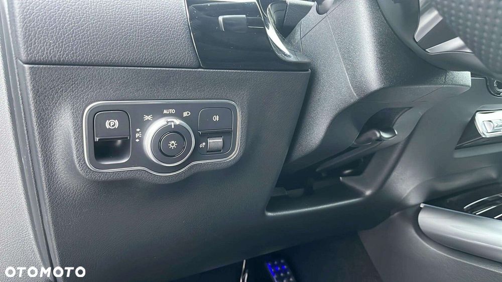 Mercedes-Benz GLA - 17