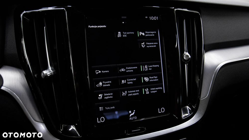 Volvo V60 B4 D Momentum Pro - 24