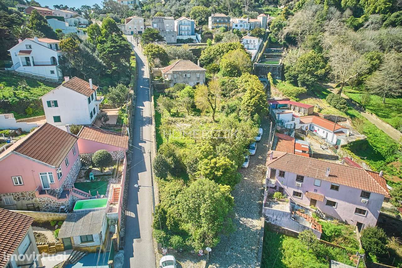 Moradia para recuperação total em São Pedro de Penaferrim - Sintra - Grande imagem: 3/34