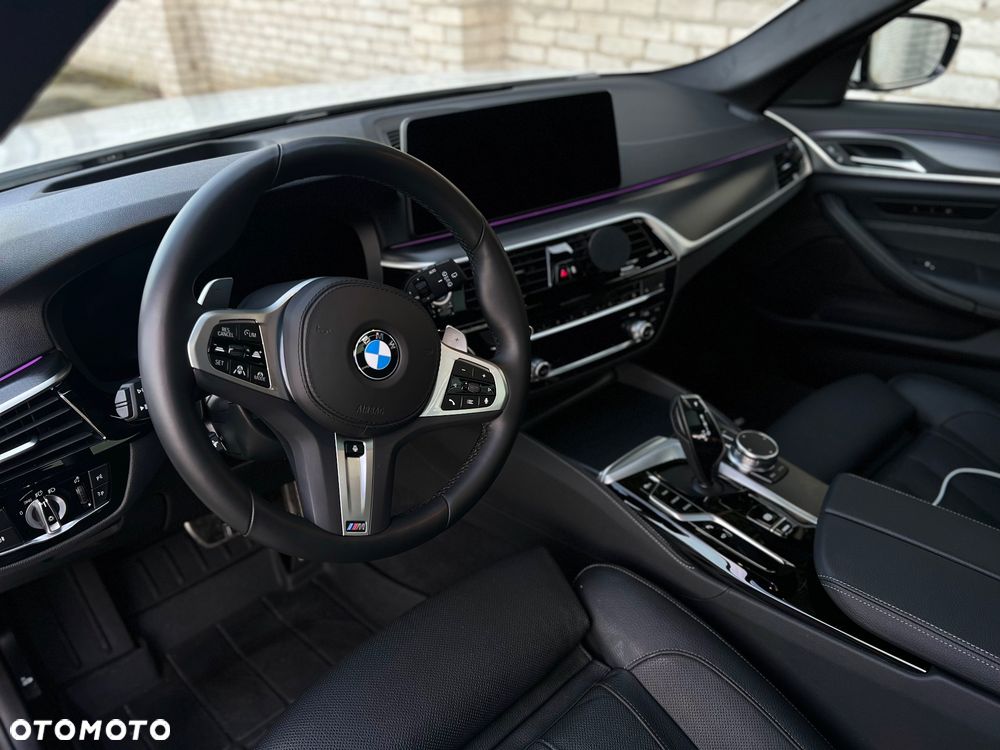 BMW Seria 5 520d xDrive M Sport Edition - 15