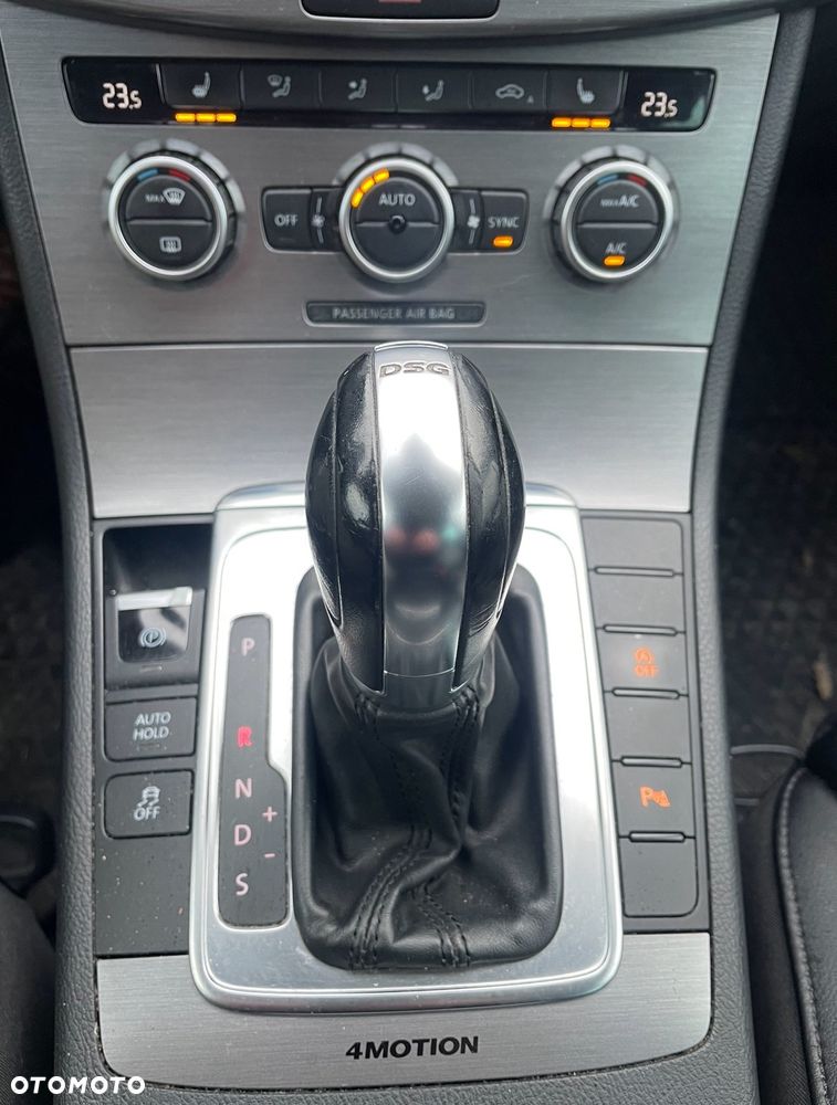 Volkswagen Passat Variant 2.0 TDI 4Motion DSG BlueMotion Tech R-Line - 10