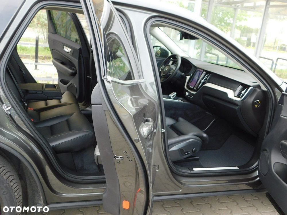 Volvo XC 60 B4 B Inscription - 11