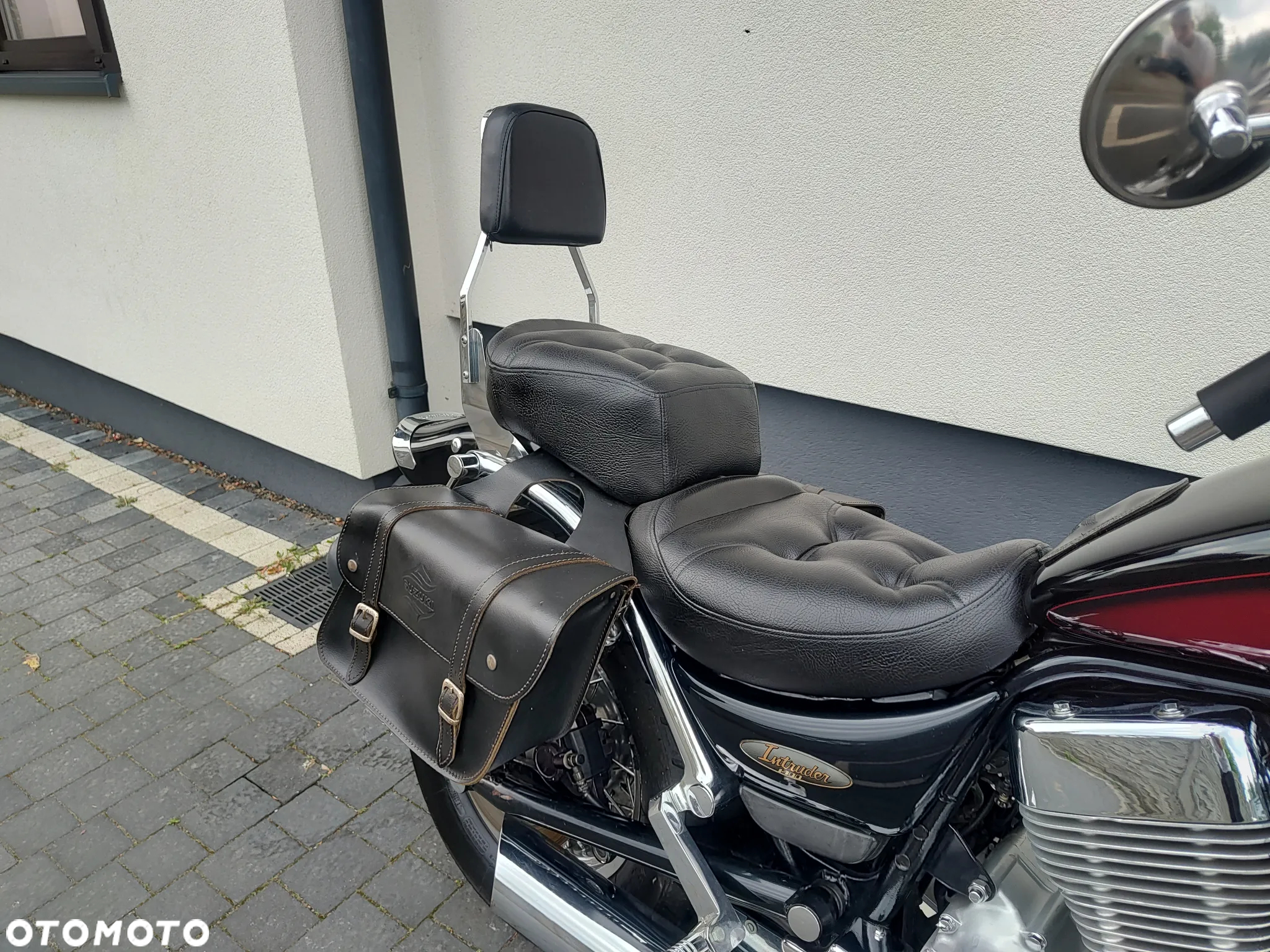 Suzuki Intruder - 16