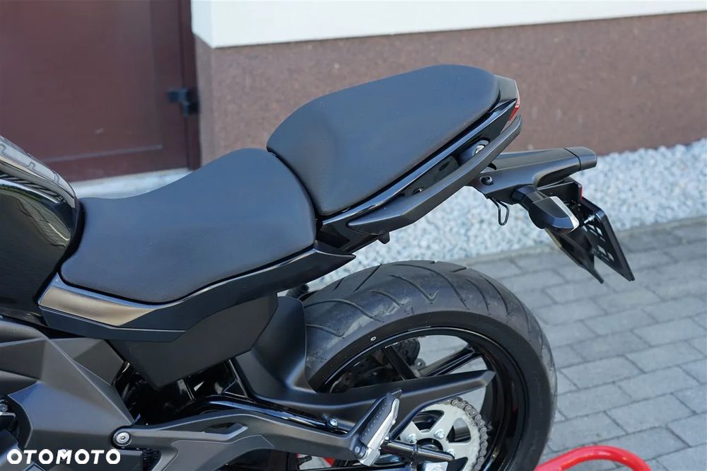 Kawasaki ER - 22