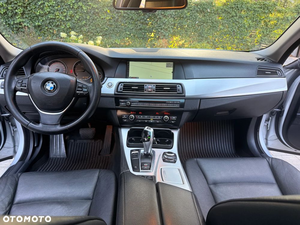 BMW Seria 5 525d - 8
