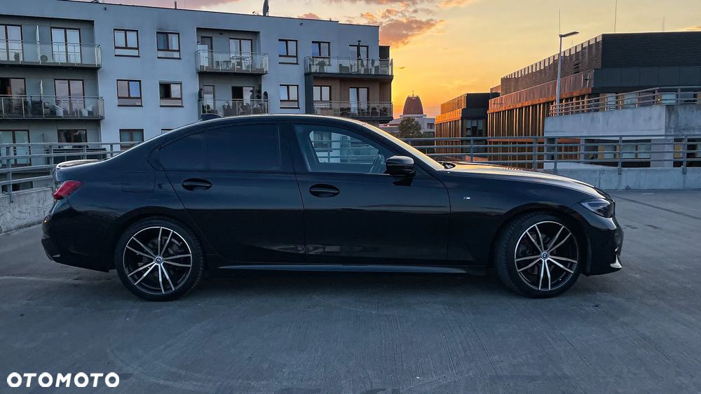 BMW Seria 3 320d M Sport - 12