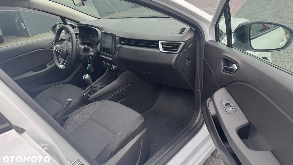 Renault Clio - 10