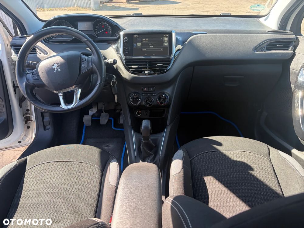 Peugeot 208 - 12