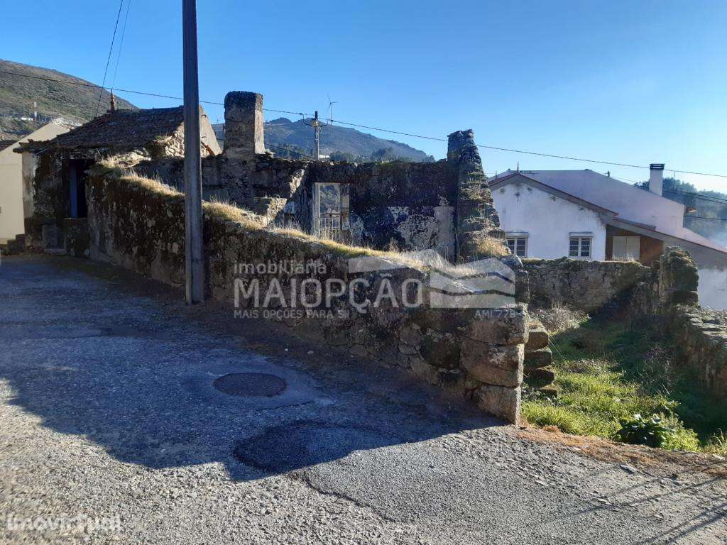 Moradia para reconstruir - Grande imagem: 3/12