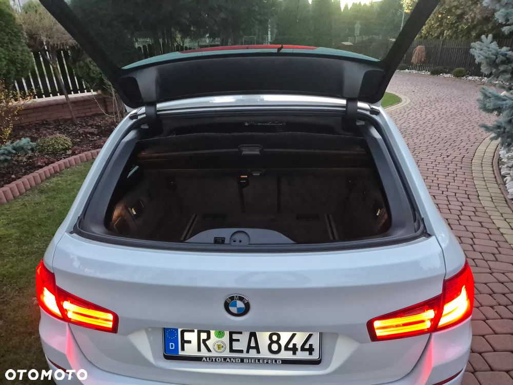 BMW Seria 5 525d xDrive - 15