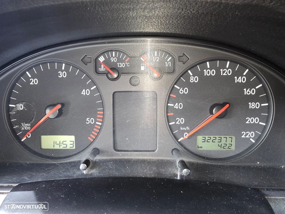 VW Passat Variant 1.9 TDi Confortline - 32