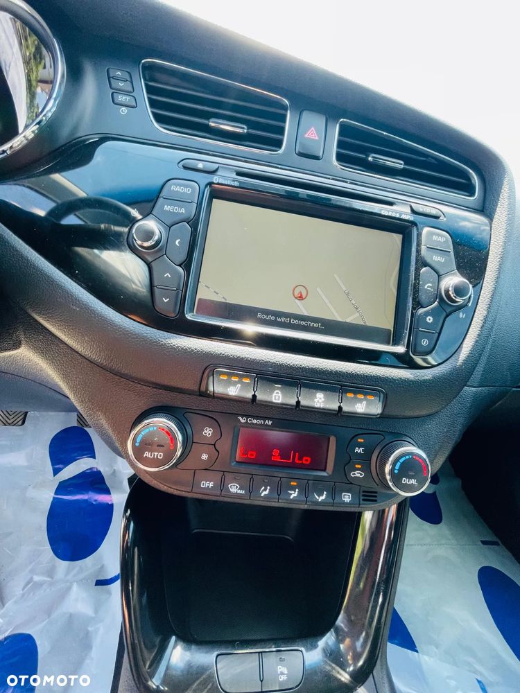 Kia Ceed 1.6 GDI ISG UEFA EURO 2016 - 18