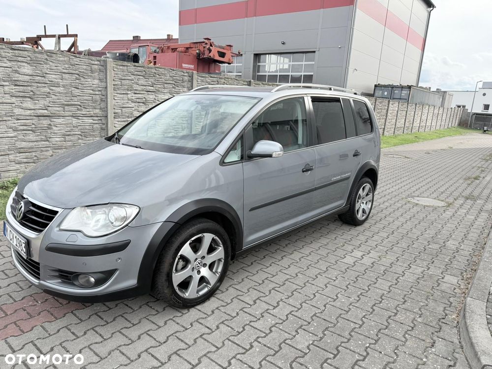 Volkswagen Touran 2.0 TDI DPF Cross - 6