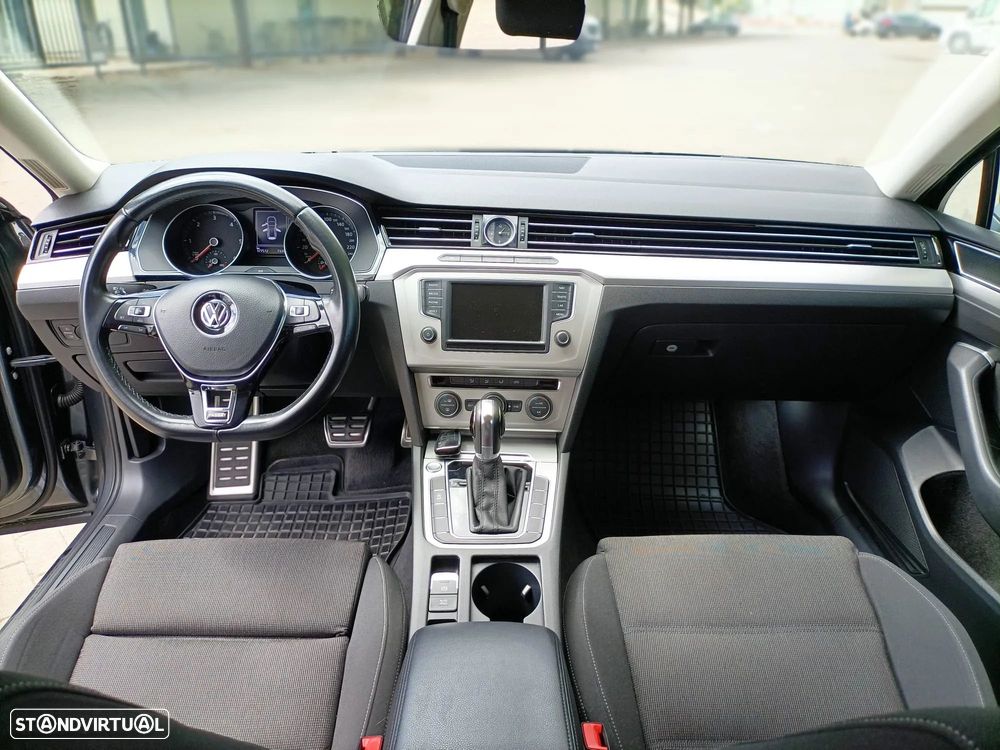 VW Passat Variant 1.6 TDI Confortline DSG - 12