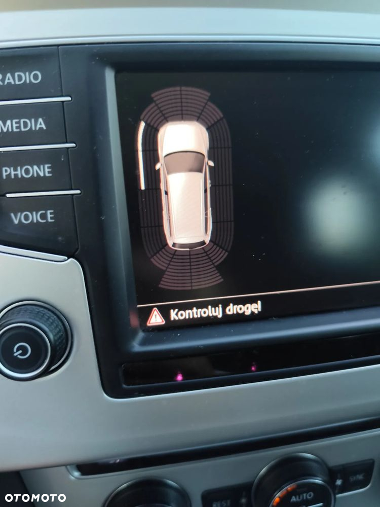 Volkswagen Passat Variant 2.0 TDI SCR DSG Comfortline - 28