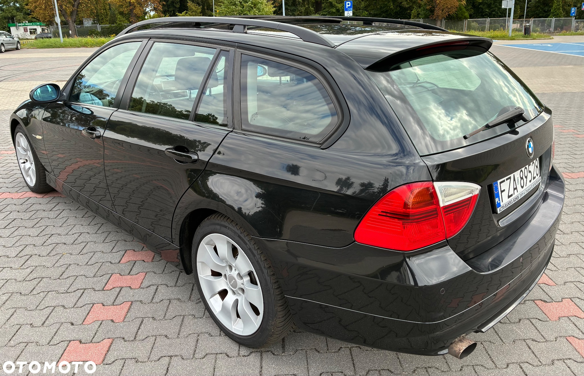 BMW Seria 3 318i Touring - 6