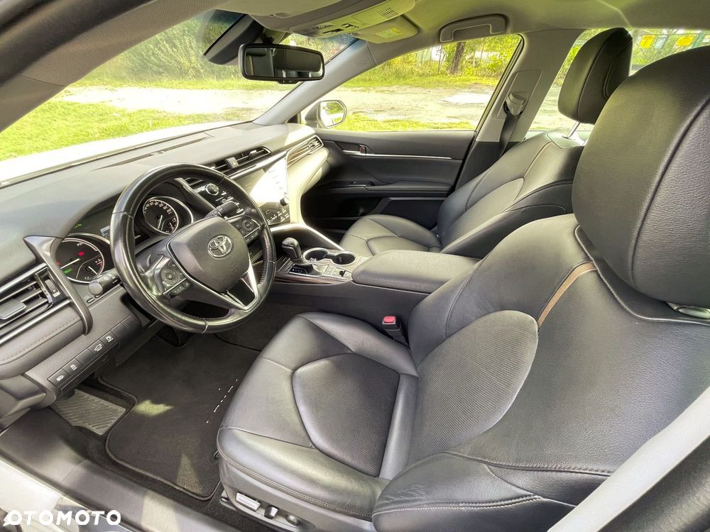 Toyota Camry 2.5 Hybrid Executive CVT - 9