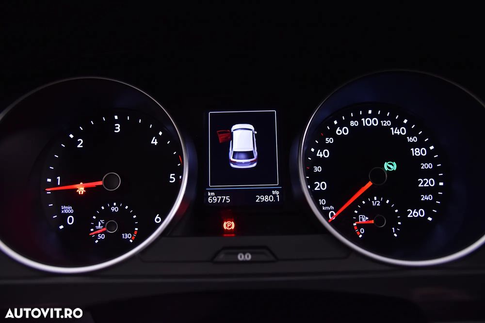 Volkswagen Tiguan - 11