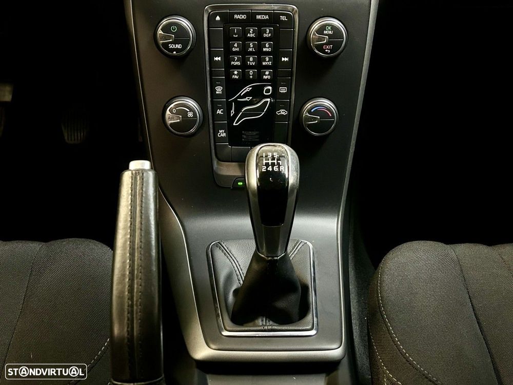 Volvo V40 2.0 D2 Momentum - 19