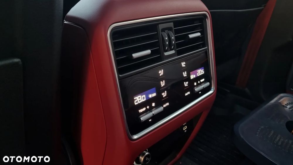 Porsche Cayenne - 38