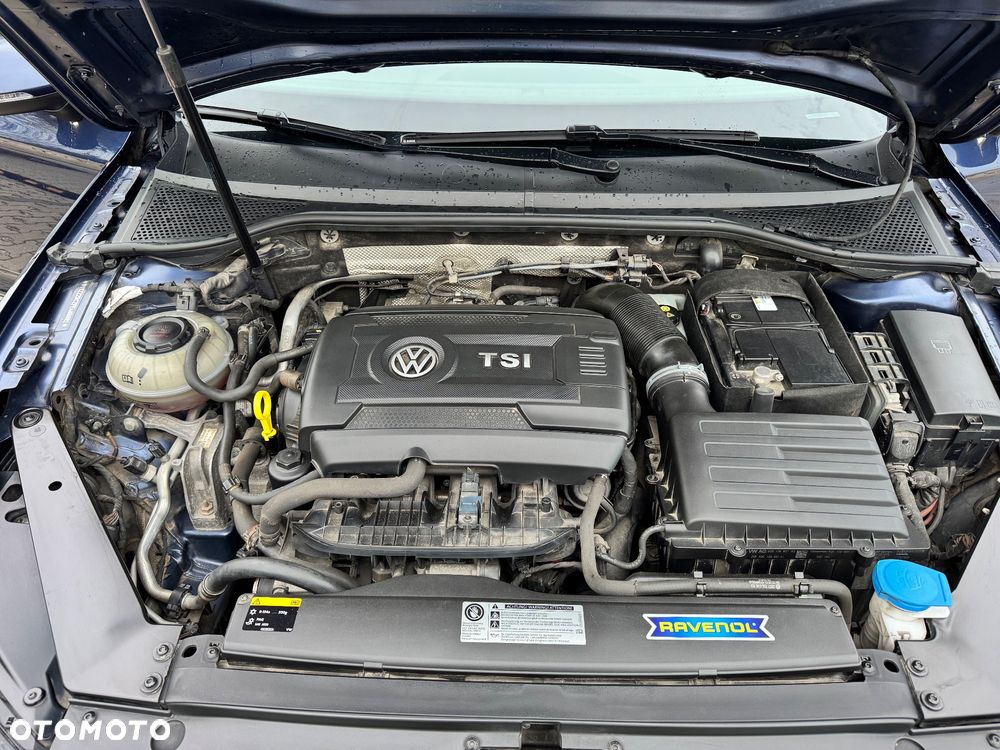 Volkswagen Passat - 13