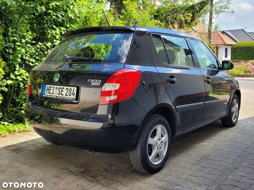 Skoda Fabia 1.2 HTP Ambiente - 2