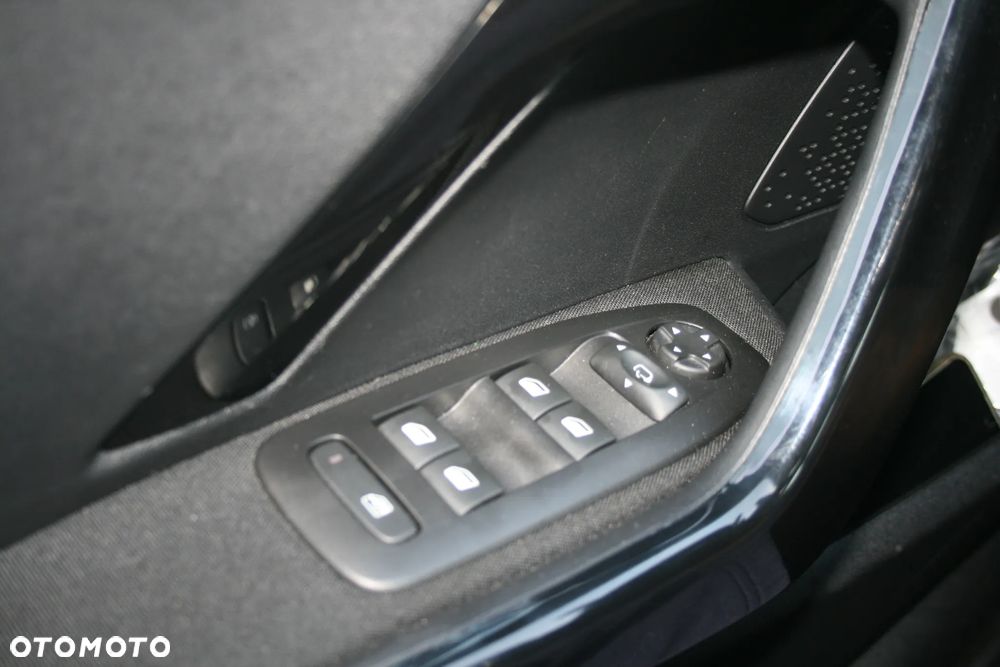 Peugeot 2008 1.2 Pure Tech Allure S&S - 14