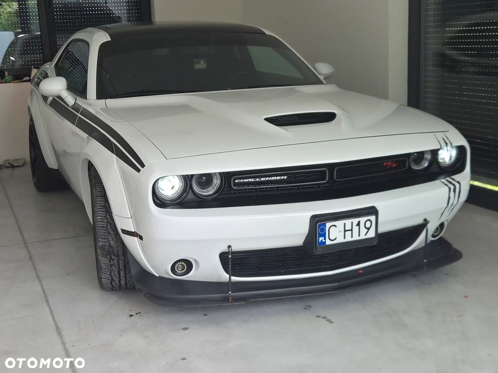 Dodge Challenger 5.7 R/T - 12