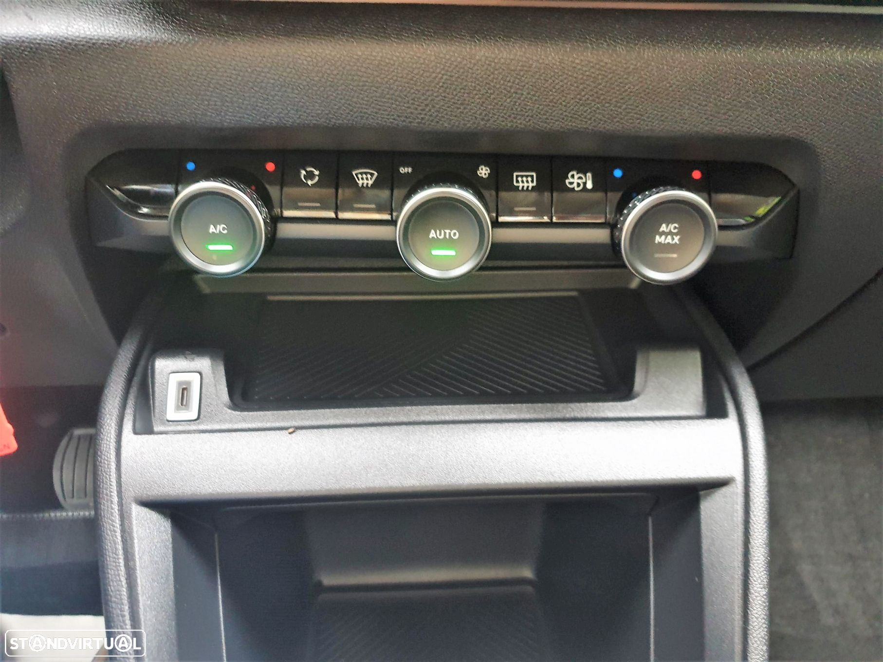 Citroën C4 BlueHDi 110 Stop&Start FEEL PACK - 27