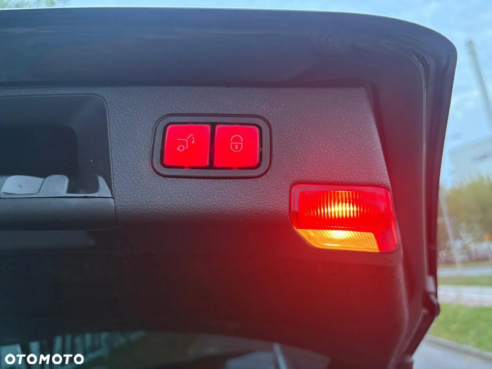 Mercedes-Benz Klasa C 180 T Kompressor Automatik Avantgarde - 20