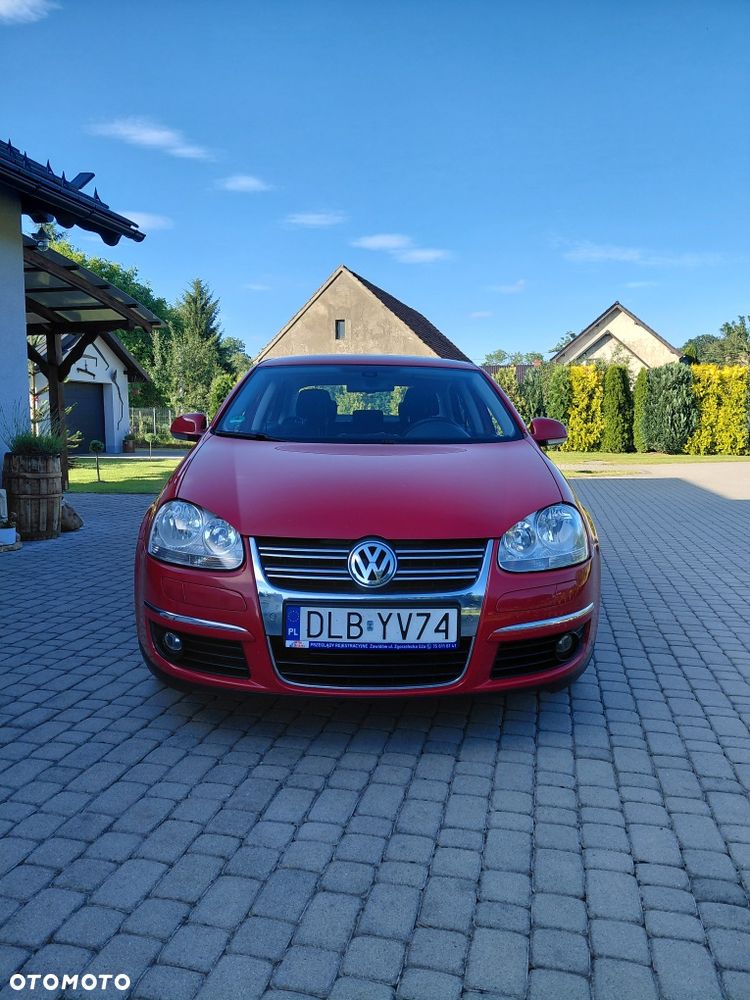 Volkswagen Jetta - 1