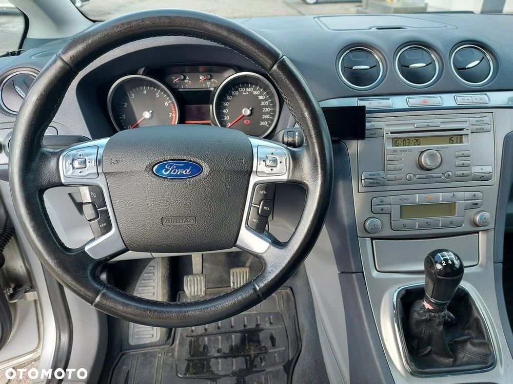 Ford S-Max - 26