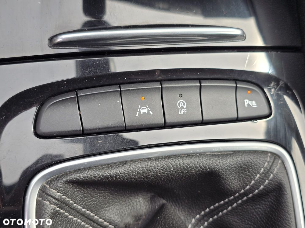 Opel Insignia 2.0 CDTI Business Elegance S&S - 33