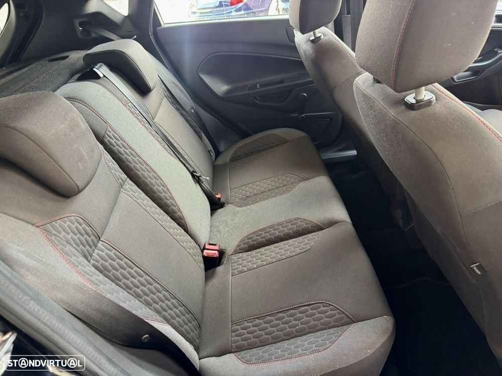 Ford Fiesta 1.5 TDCi STLine - 9